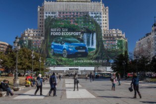 The enormous new Ford EcoSport billboard in Madrid, Spain...